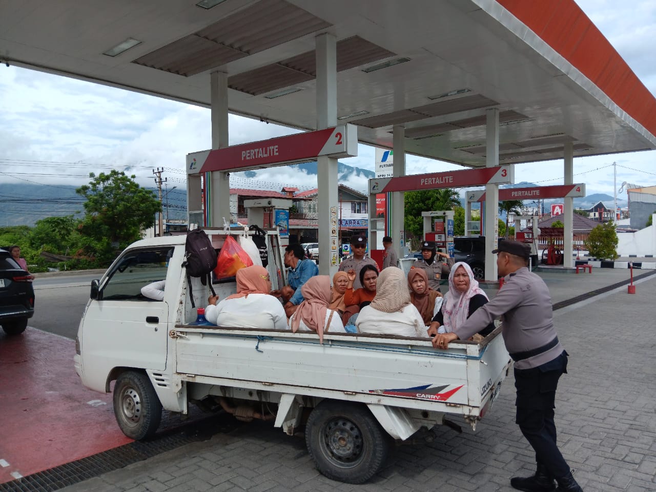 Subsatgas Binmas Operasi Lilin Tinombala 2024 Sosialisasikan Larangan Penggunaan Kendaraan Bak Terbuka untuk Penumpang