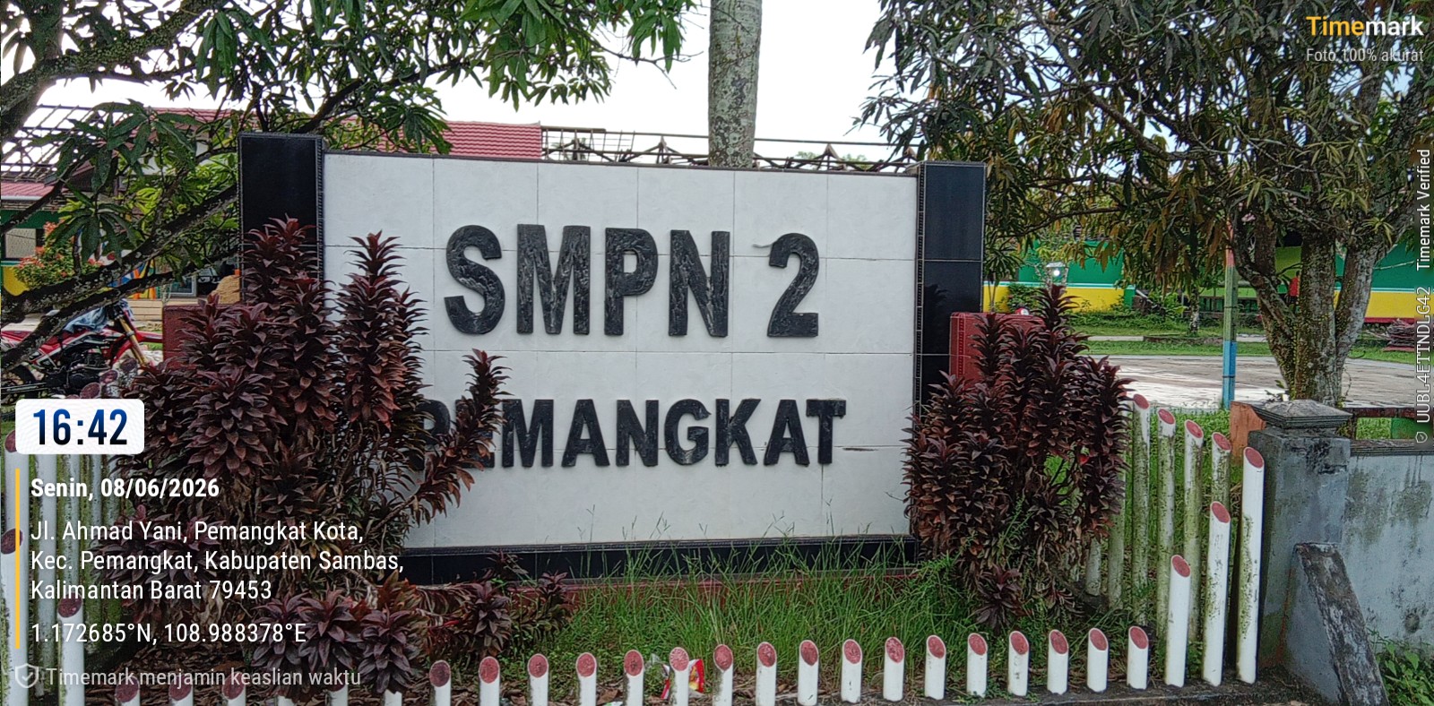 Proyek Rehabilitasi SMP Negeri 2 Pemangkat Berjalan Lancar, Kepsek Bersyukur dan Apresiasi Kepada Pemerintah